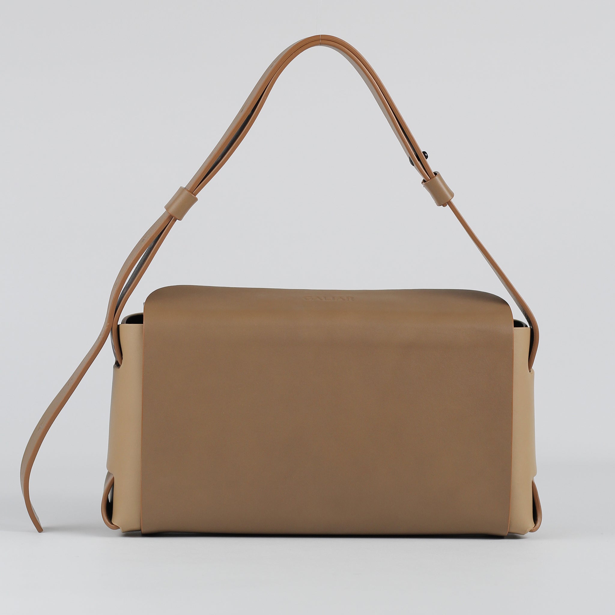PRE ORDER - Éclat shoulder bag in Cappuccino