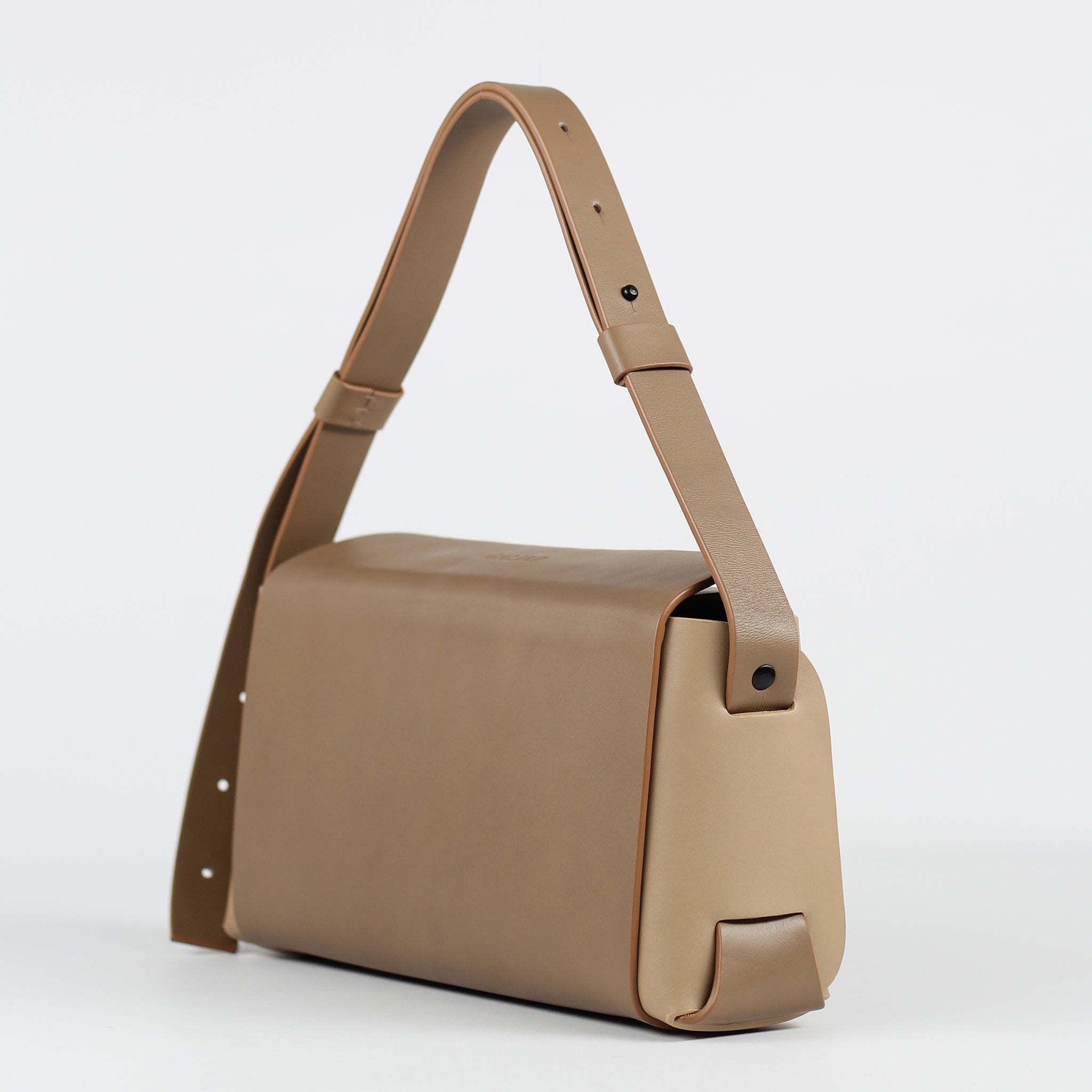 PRE ORDER - Éclat shoulder bag in Cappuccino