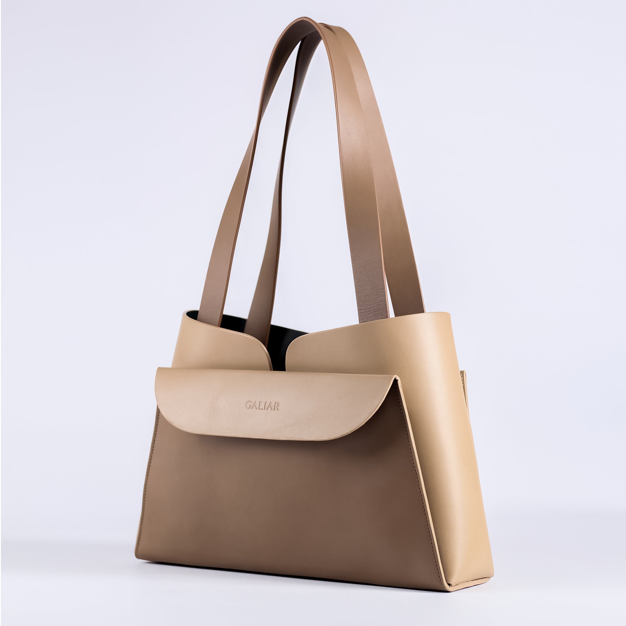Reverie horizontal tote in Cappuccino