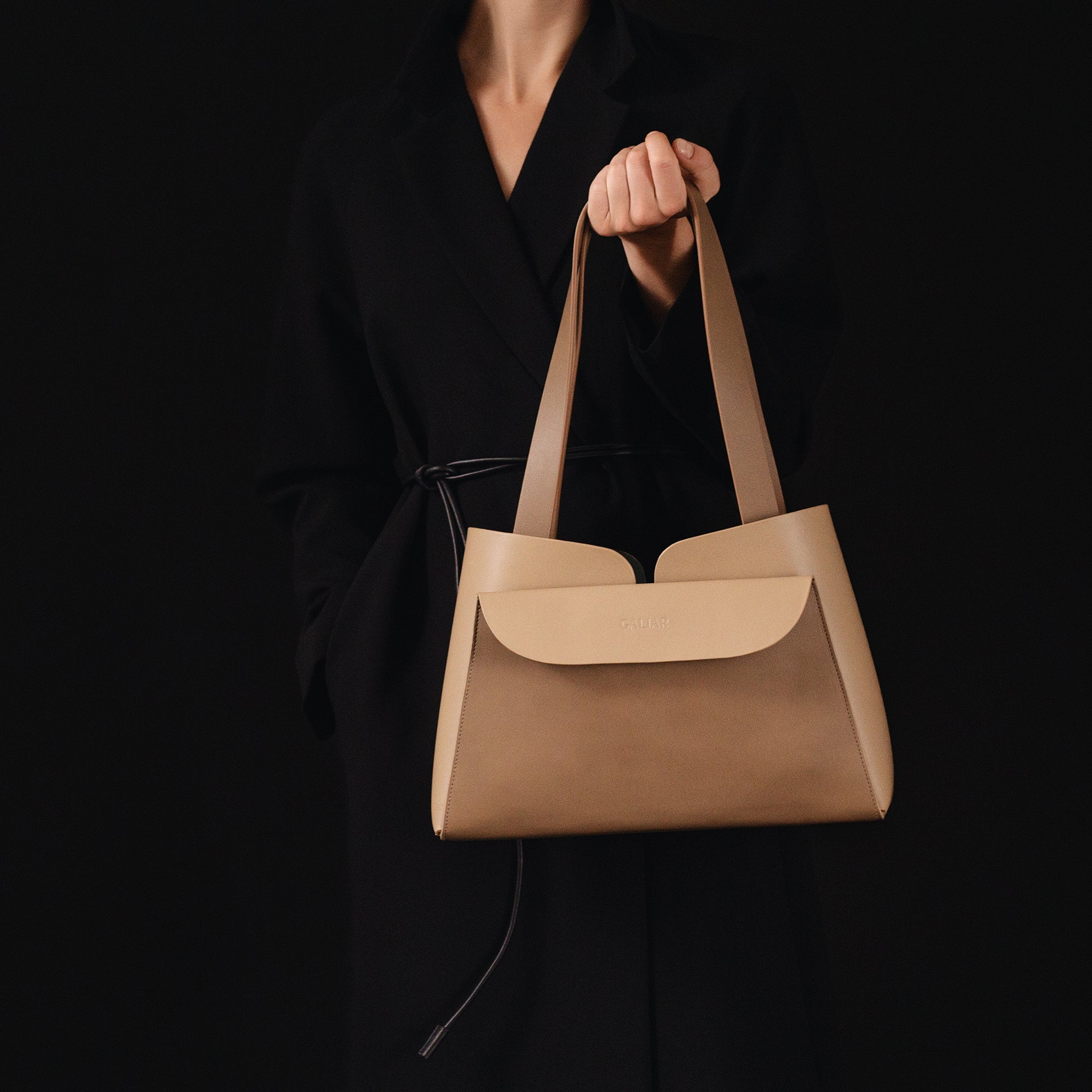 Reverie horizontal tote in Cappuccino