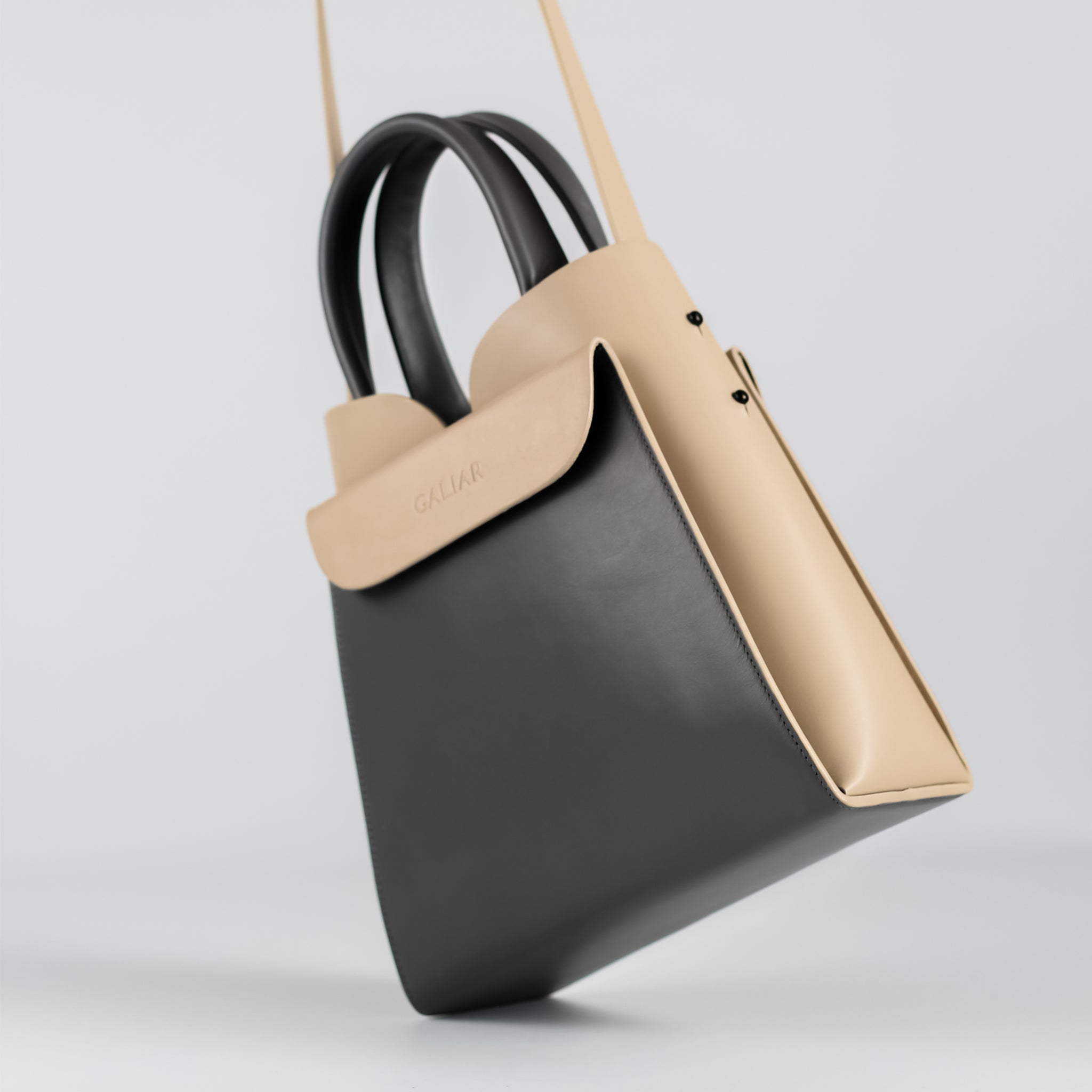 Reverie square tote in Skyline Dust