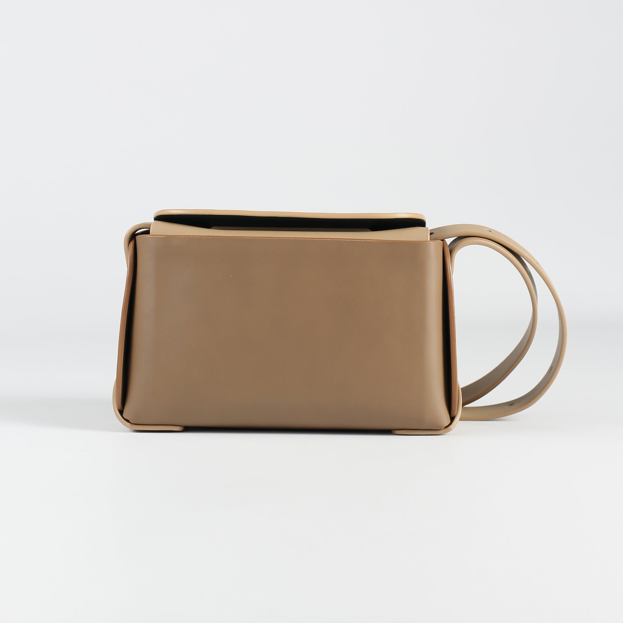 PRE ORDER - Élan small crossbody bag in Cappuccino