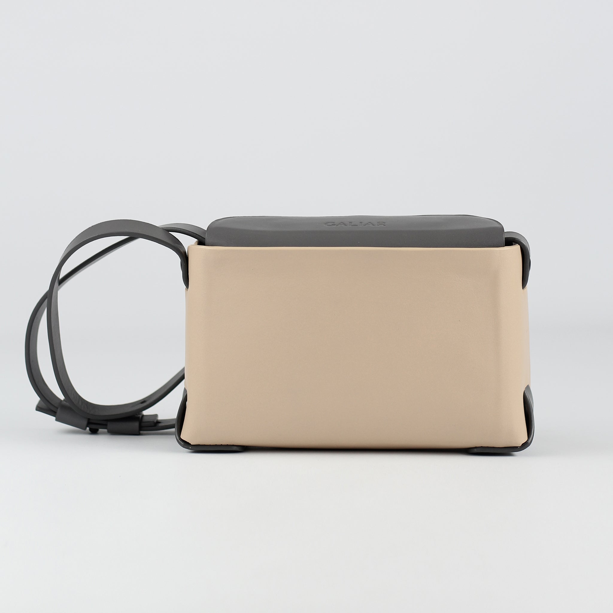 Élan small crossbody bag in Skyline Dust