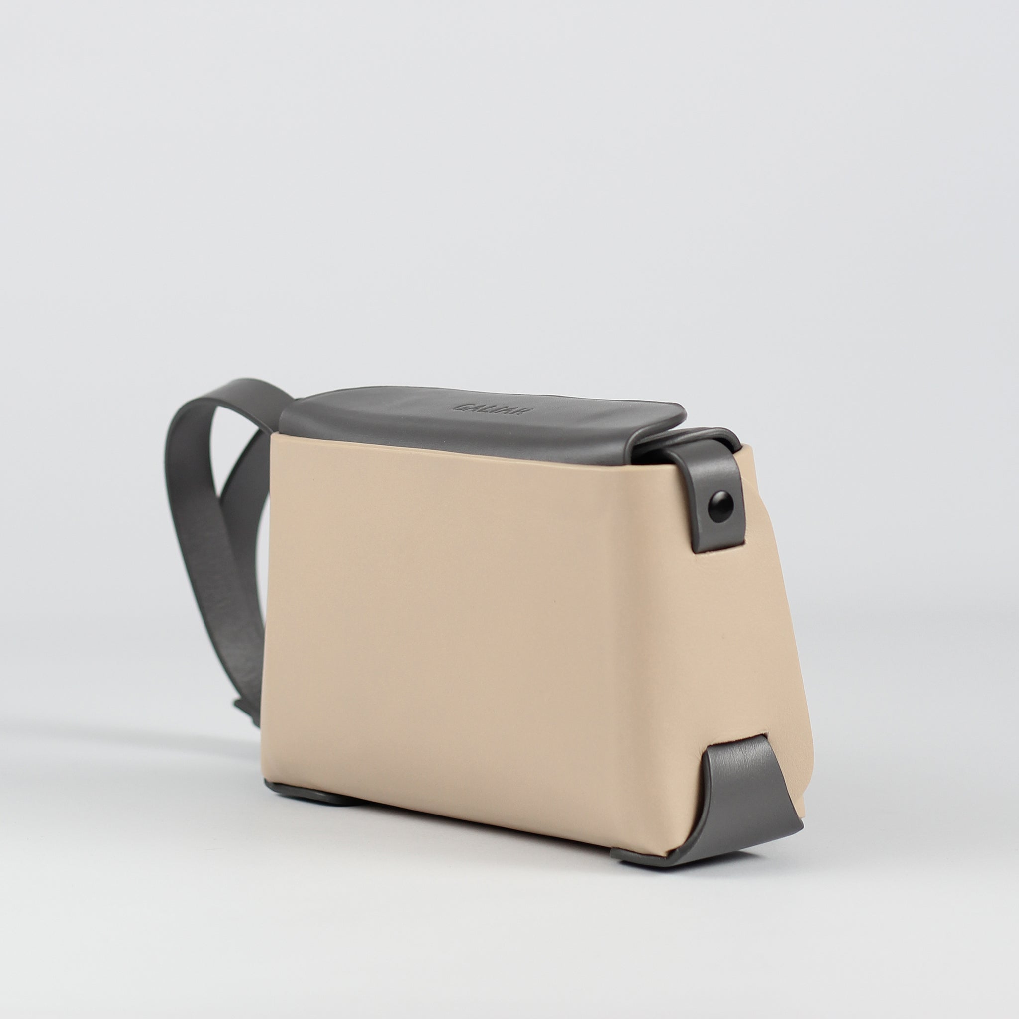 Élan small crossbody bag in Skyline Dust