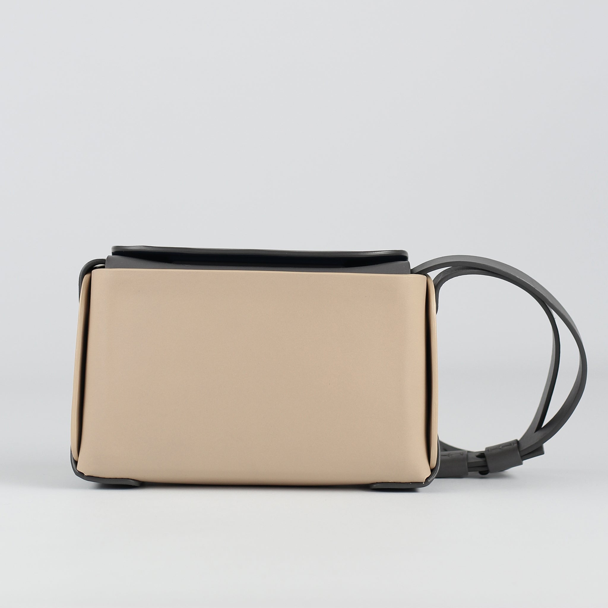 Élan small crossbody bag in Skyline Dust