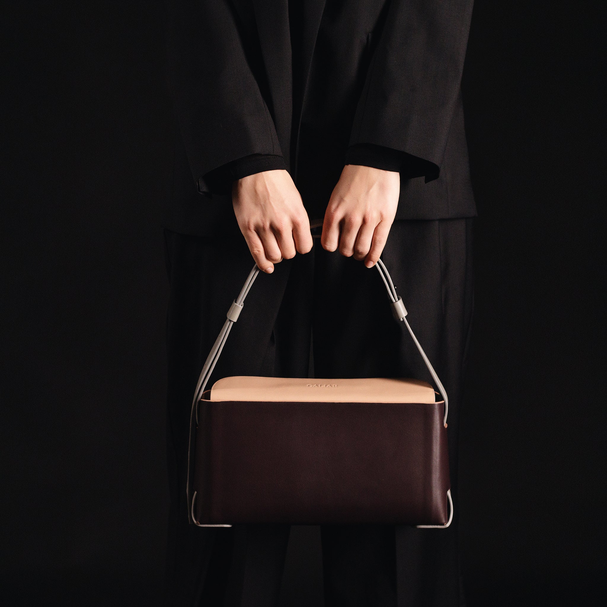 PRE ORDER - Élan shoulder bag in Metro Rose