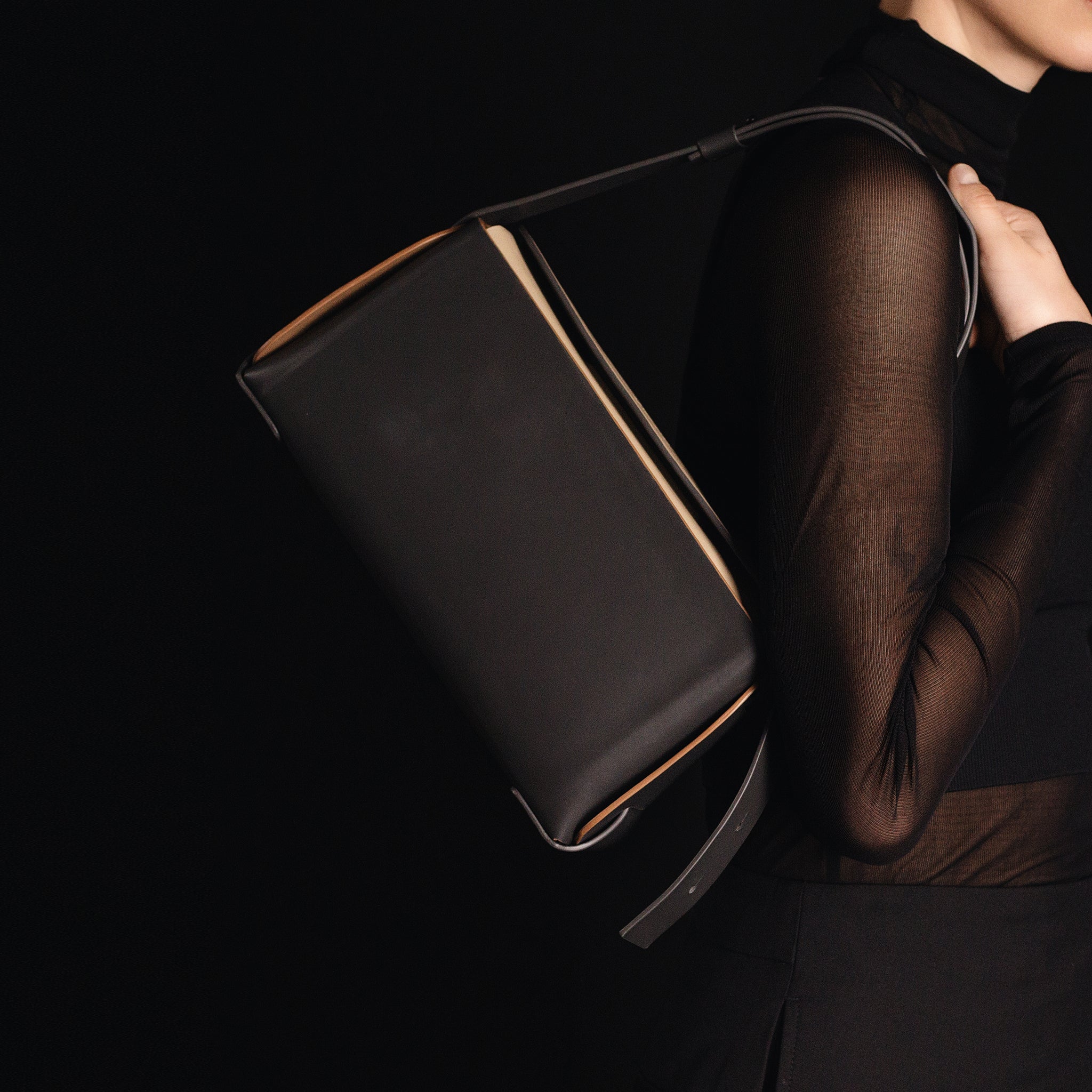 PRE ORDER - Élan shoulder bag in Asphalt Espresso