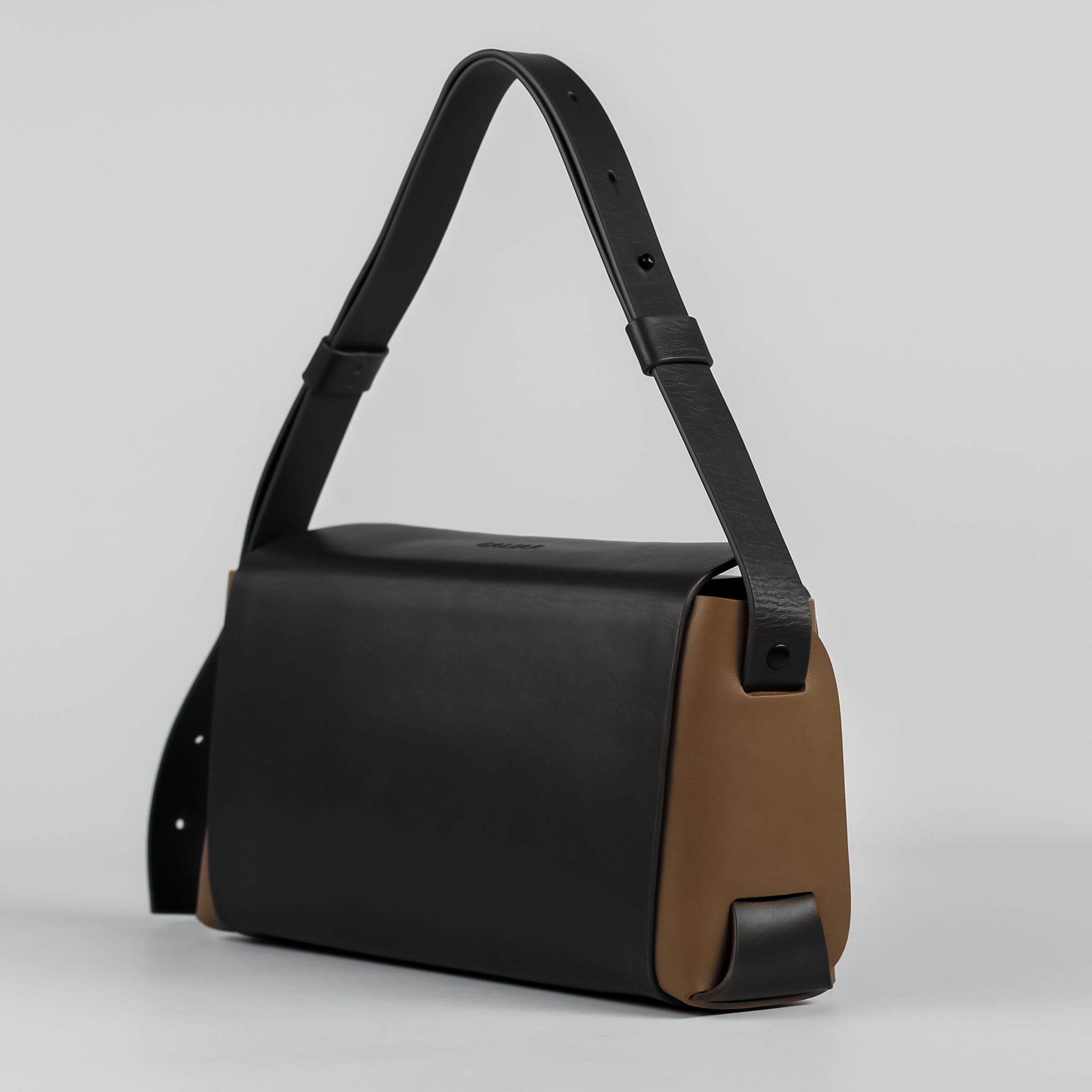 PRE ORDER - Éclat shoulder bag in Asphalt Espresso