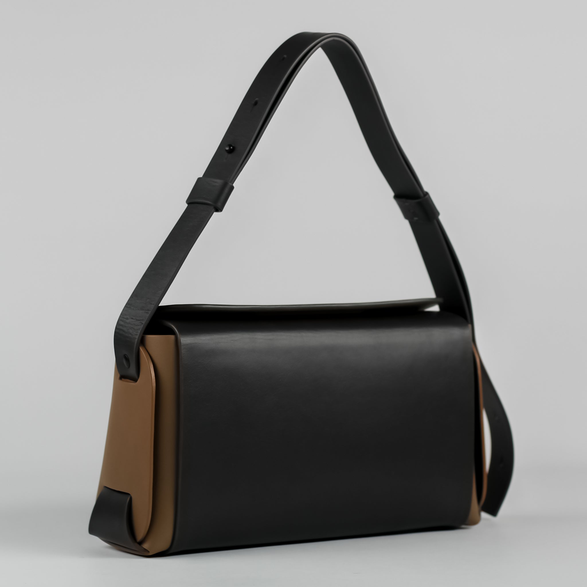 PRE ORDER - Éclat shoulder bag in Asphalt Espresso