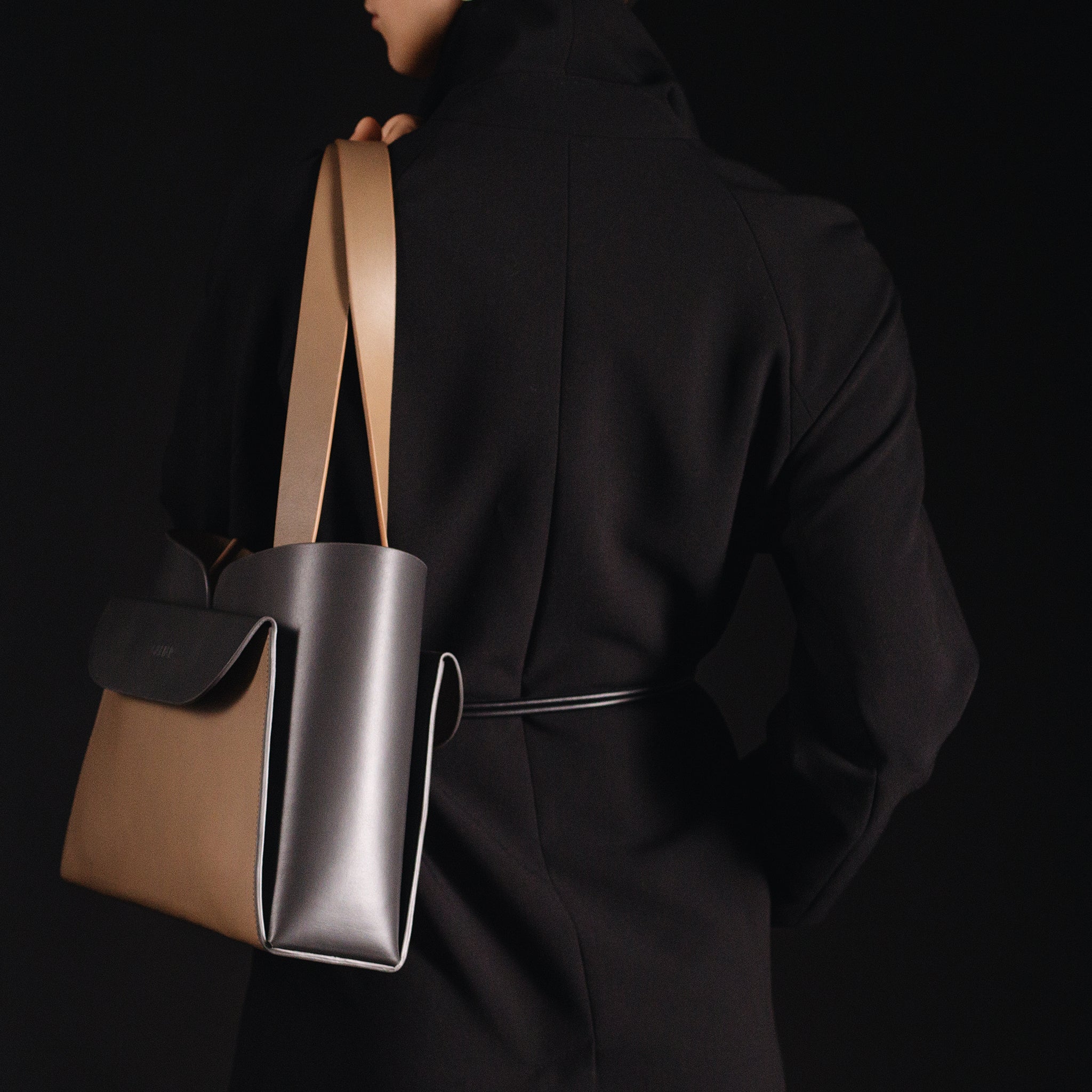 PRE ORDER - Reverie horizontal tote in Asphalt Espresso
