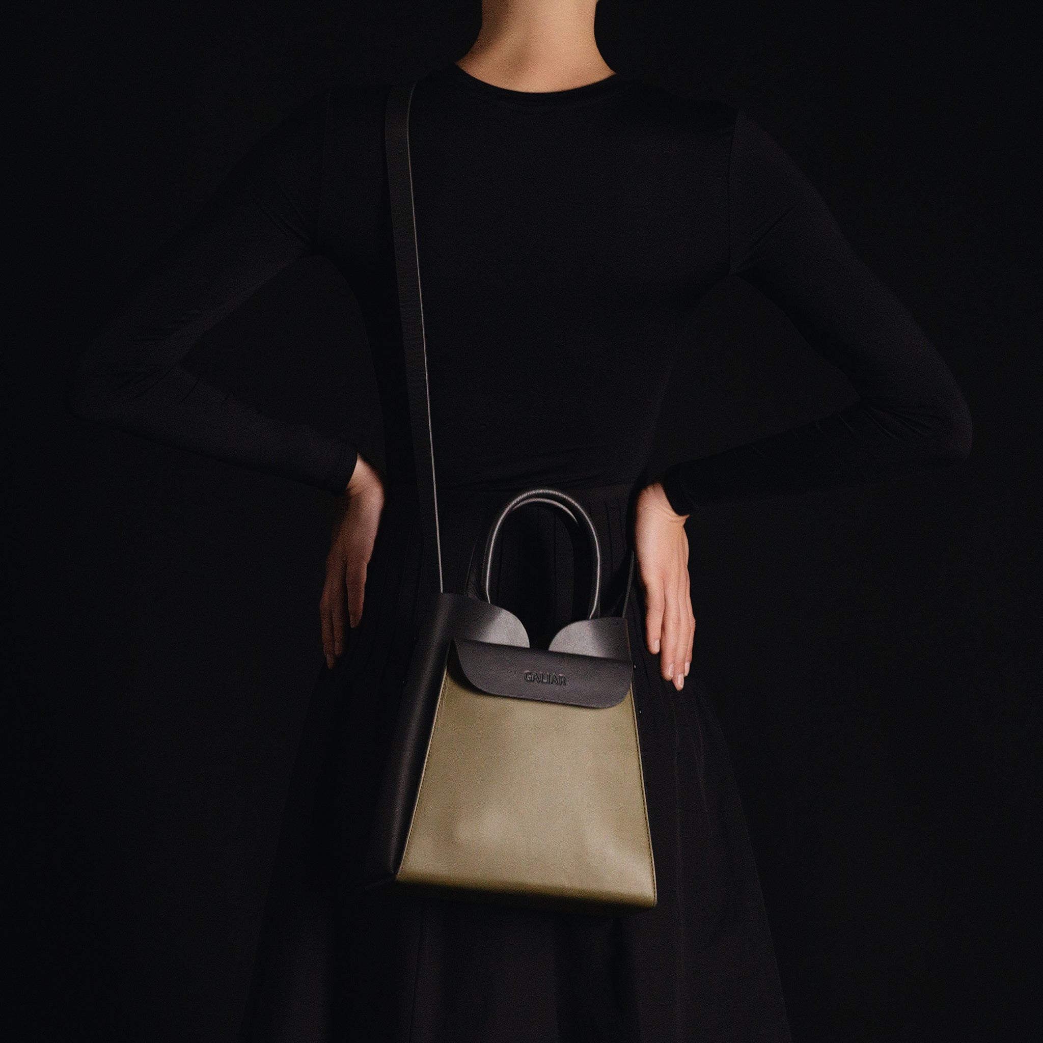 PRE ORDER - Reverie square tote in Concrete Sage