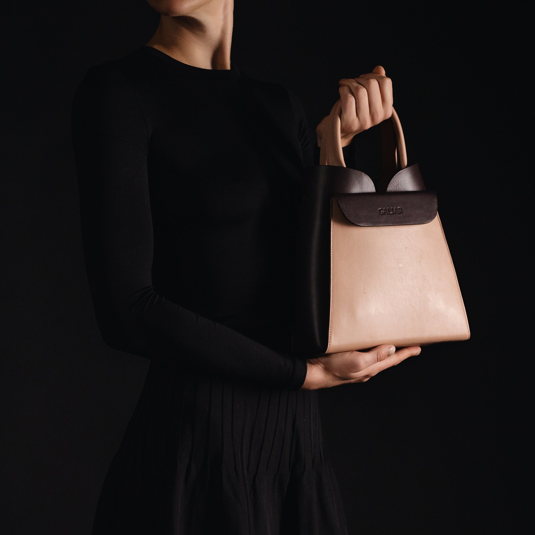 PRE ORDER - Reverie square tote in Metro Rose
