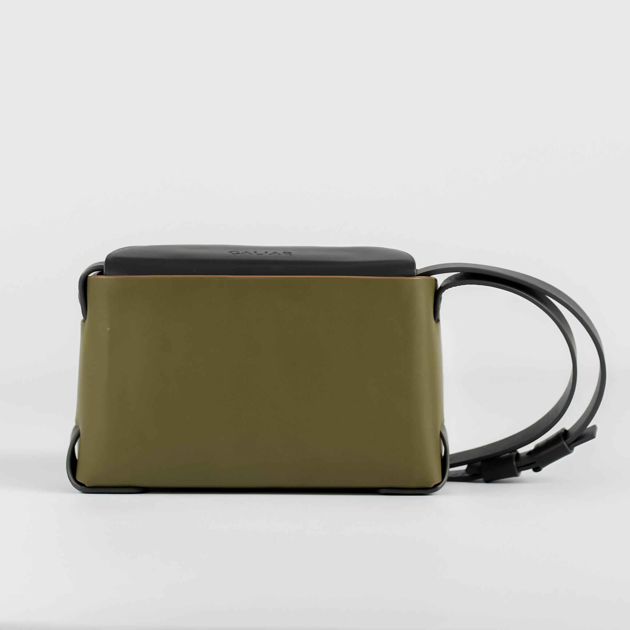 PRE ORDER - Élan small crossbody bag in Concrete Sage