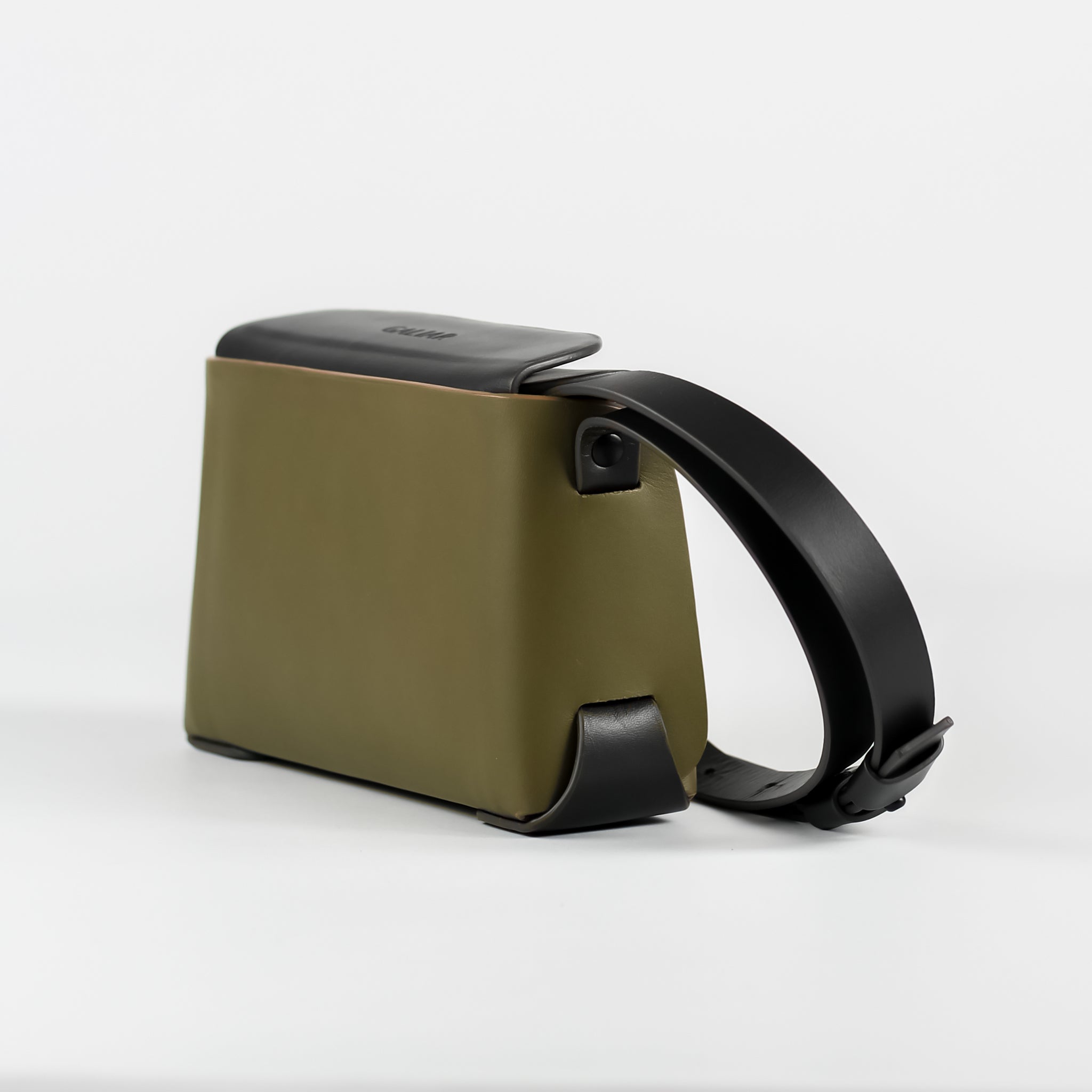 PRE ORDER - Élan small crossbody bag in Concrete Sage
