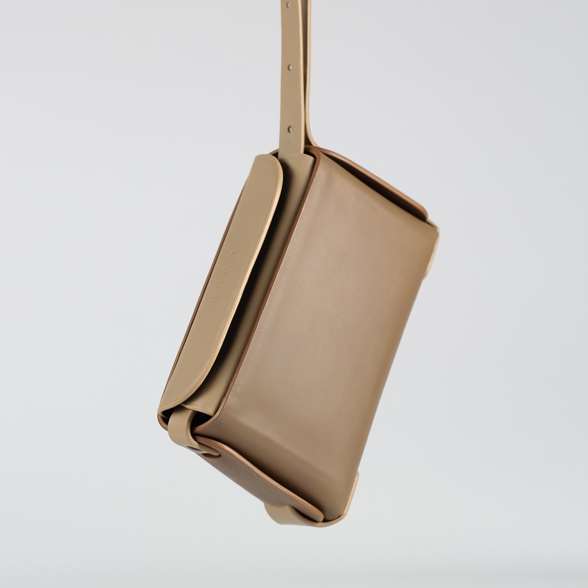 PRE ORDER - Élan small crossbody bag in Cappuccino