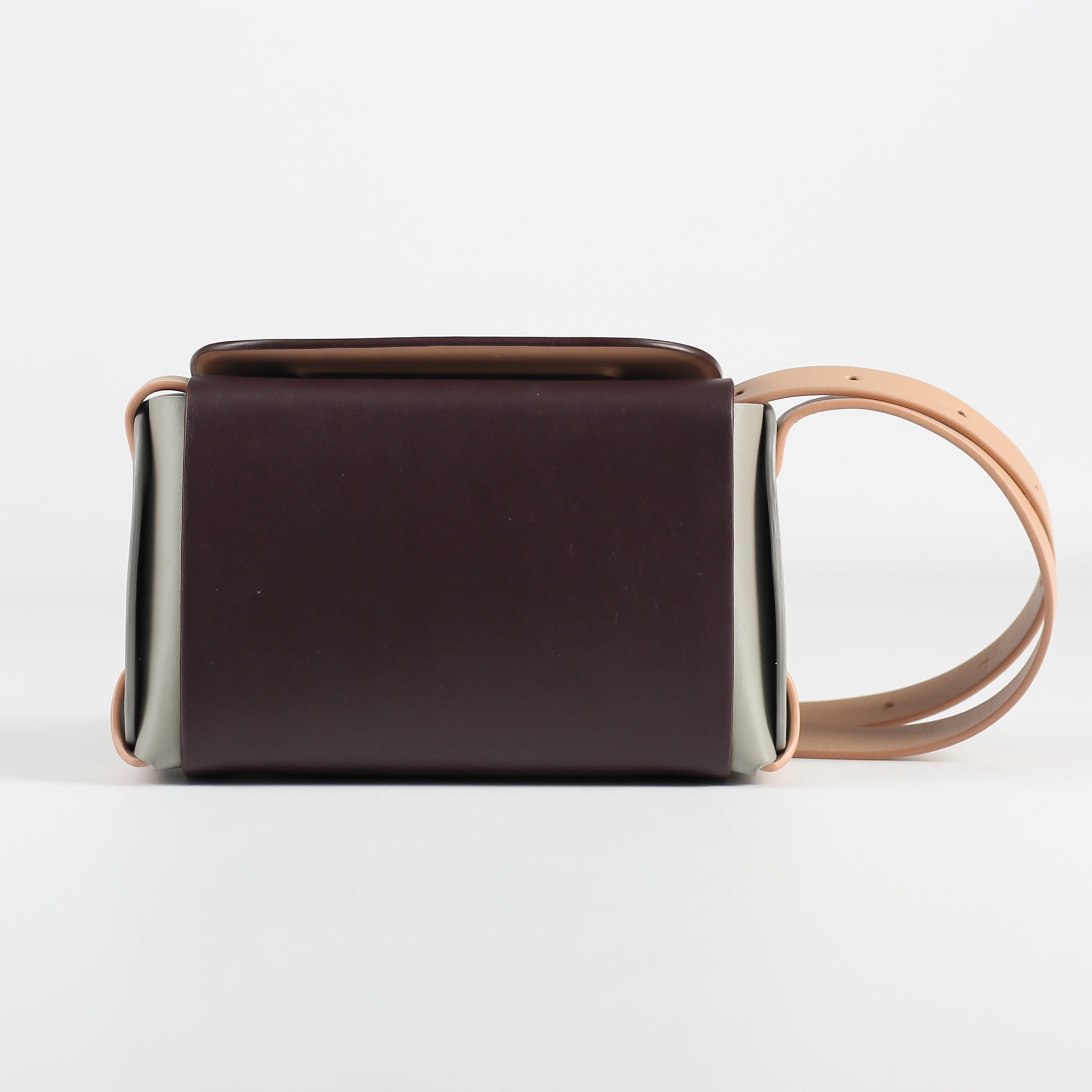PRE ORDER - Éclat small crossbody bag in Metro Rose