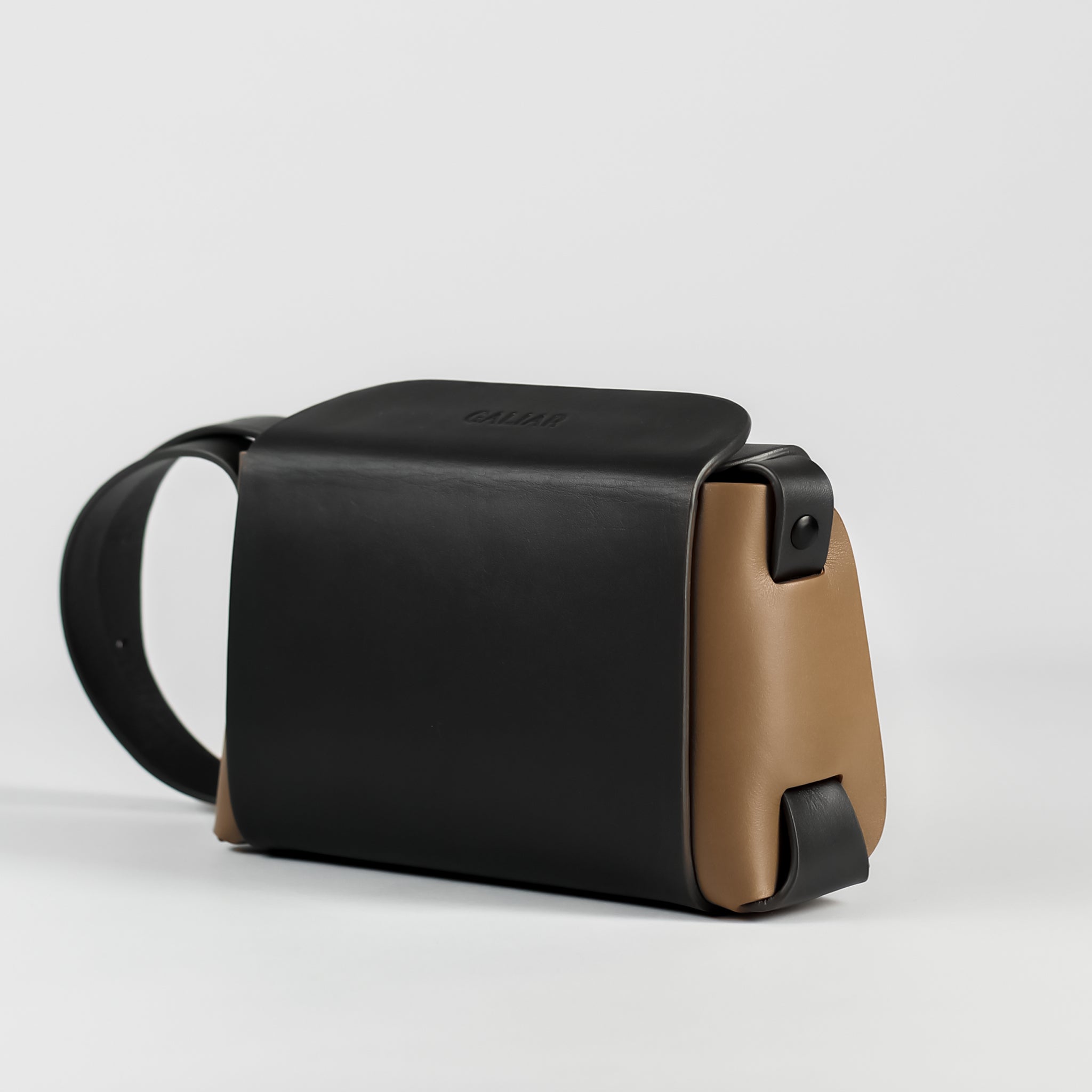 PRE ORDER - Éclat small crossbody bag in Asphalt Espresso