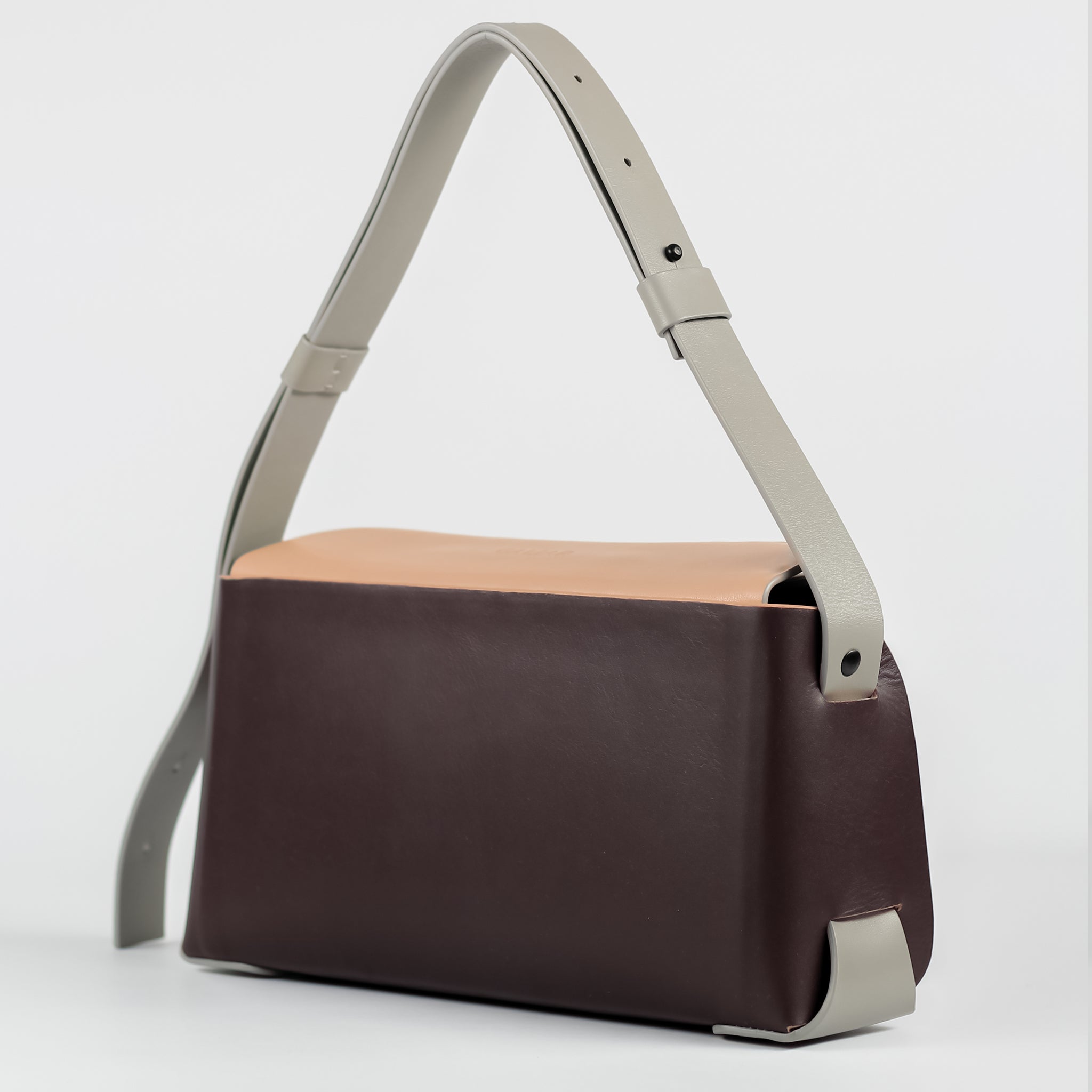 PRE ORDER - Élan shoulder bag in Metro Rose